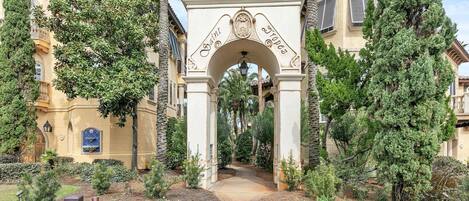 House, Multiple Beds (Monaco) | Property grounds