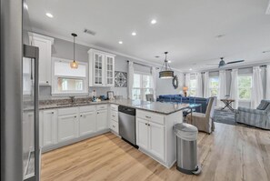 Private kitchen - Sea Spray Cottage (Miramar Beach)