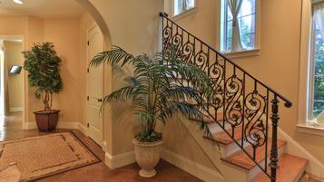 House, Multiple Beds, Pool View (Tuscany) | Interior