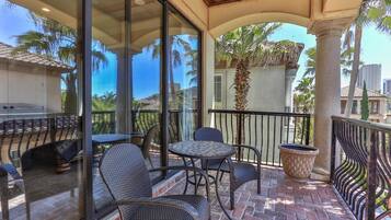 House, Multiple Beds, Pool View (Tuscany) | Property grounds