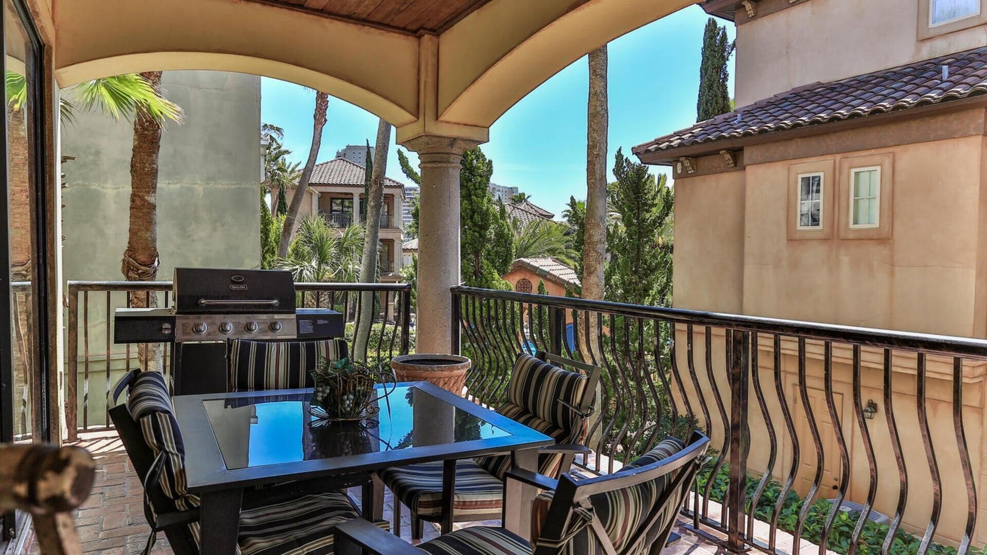 House, Multiple Beds, Pool View (Tuscany) | Outdoor dining