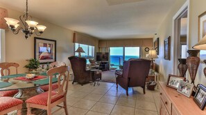 Apartamento, varias camas, vistas al mar (Destin Towers 111) | Interior