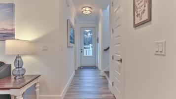 House, Multiple Beds (Hook, Wine, and Sinker) | Interior