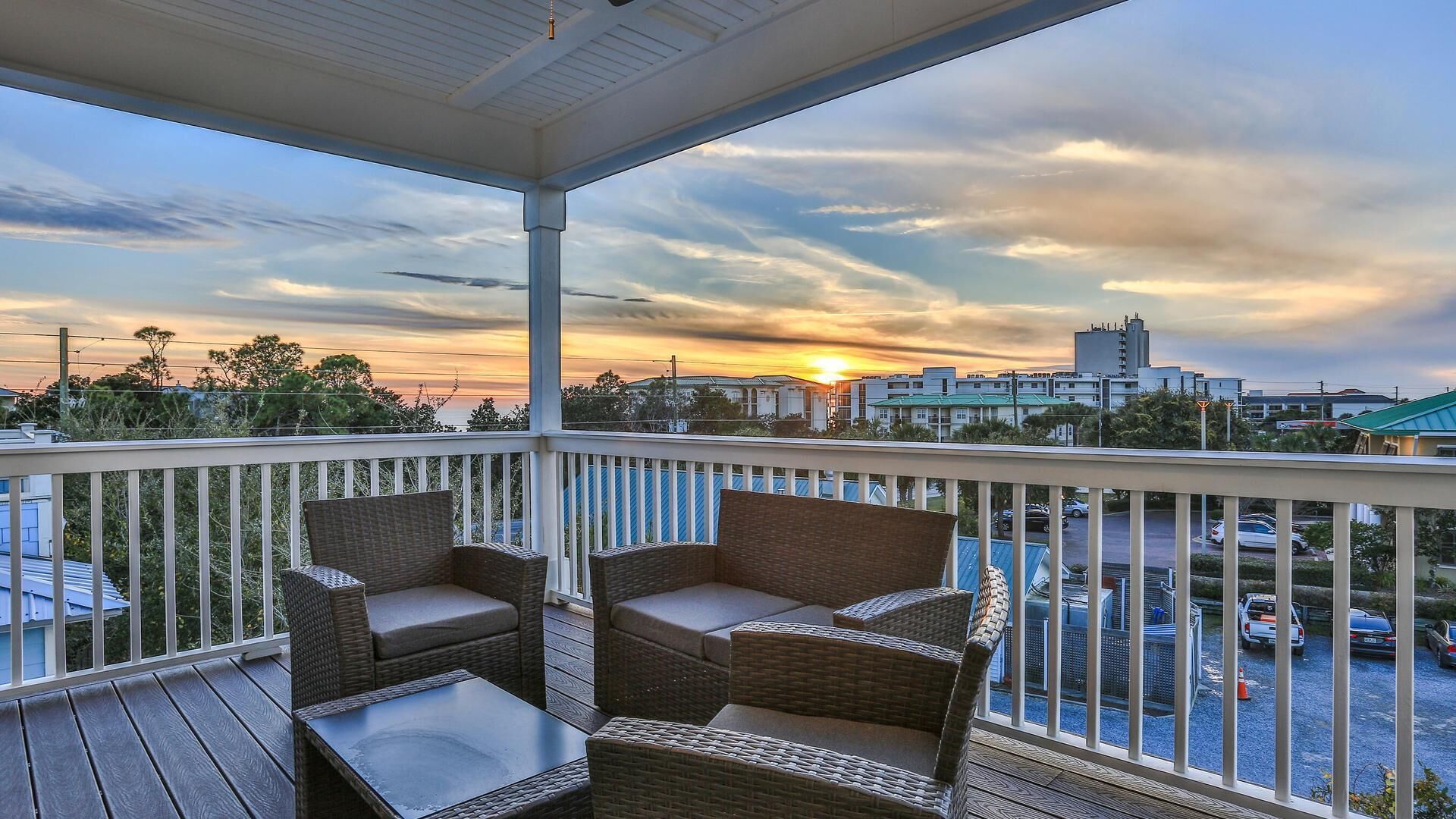 House, Multiple Beds (Hook, Wine, and Sinker) | Property grounds