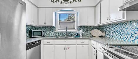 Casa, varias camas (Rainbow Fish) | Cocina privada | Tostadora