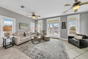 Hus - flera sängar (Seashine and Sunkisses) | Vardagsrum