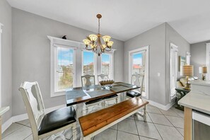 Hus, flere senger (Seashine and Sunkisses) | Spiseområde