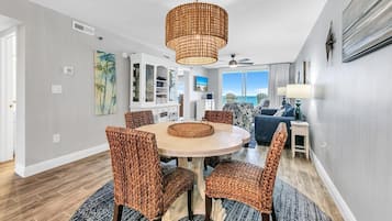 Condo, Multiple Beds, Ocean View (Destin on the Gulf 403) | Dining
