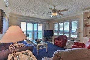 Living area - Destin Towers 143 (Destin)