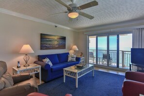 Living area - Destin Towers 143 (Destin)