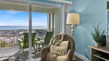 Condo, 1 King Bed with Sofa bed (Commodore's Retreat 102) | Living area