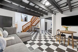 TV, offices - Villa Ignacio | Stylish mezzanine in the old town! (San Juan)