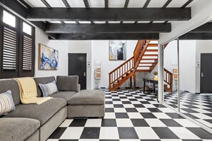 TV, offices - Villa Ignacio | Stylish mezzanine in the old town! (San Juan)