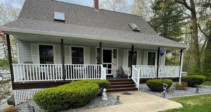 Entire house in Wells, ME nestled in a quiet neighborhood a mile from the beach.