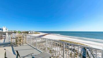 Condo, Multiple Beds (Commodores Retreat 402) | Property grounds