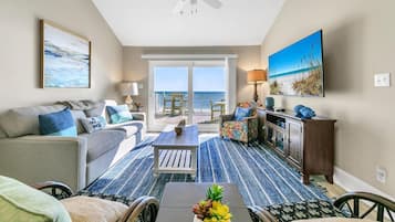 Condo, Multiple Beds (Commodores Retreat 402) | Living area