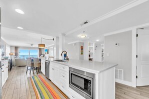 Condo, Multiple Beds, Ocean View (Destin Towers 81) | Private kitchen | Oven, toaster - Destin Towers 81 (Destin)