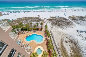 Condo, varias camas, vista al océano (Destin Towers 93) | Alberca | Alberca al aire libre 