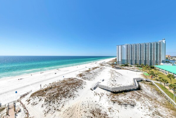 Apartamento, varias camas, vistas al mar (Destin Towers 93) | Playa | Ubicación a pie de playa