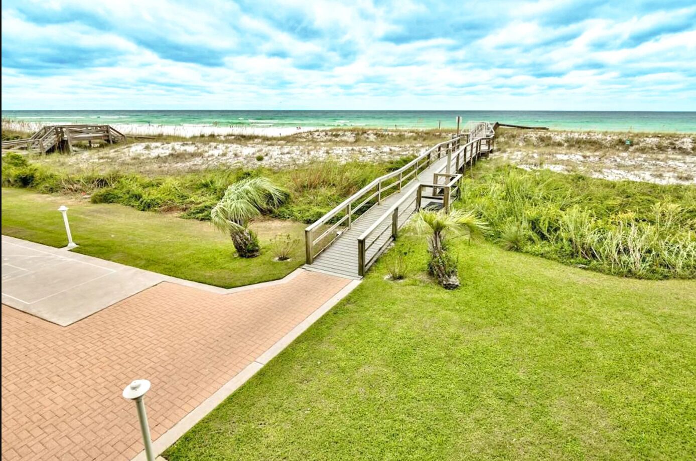 Apartamento, varias camas, vistas al mar (Destin on the Gulf 706) | Jardines del alojamiento