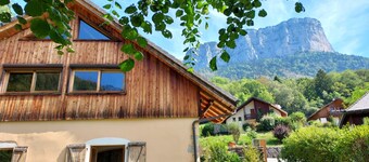 Grand Chalet Plein de Charme, Proche D'annecy et du Lac, au Pied du Parmelan