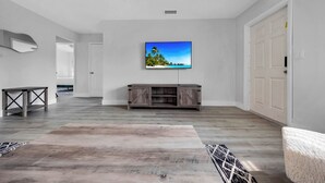 Unclassified image, 3 of 23, button - Lakeworth 2 Bedroom Home Free Parking (Lantana)