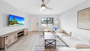 Unclassified image, 2 of 23, button - Lakeworth 2 Bedroom Home Free Parking (Lantana)