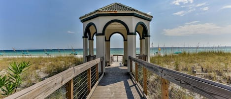 House, Multiple Beds (Our Destiny in Dunes of Destin) | Property grounds