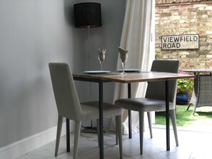 Apartment | Dining - Wimbledon - Apartment - Sleeps 2 -private Entrance (London)