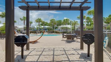 House, 1 King Bed with Sofa bed (Elsie's Cove) | Outdoor dining