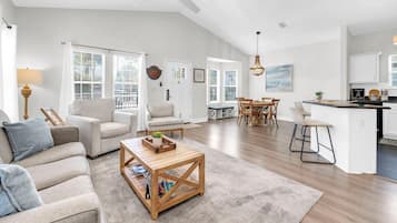 Hus, 1 kingsize-seng med sovesofa (Elsie's Cove) | Oppholdsområde