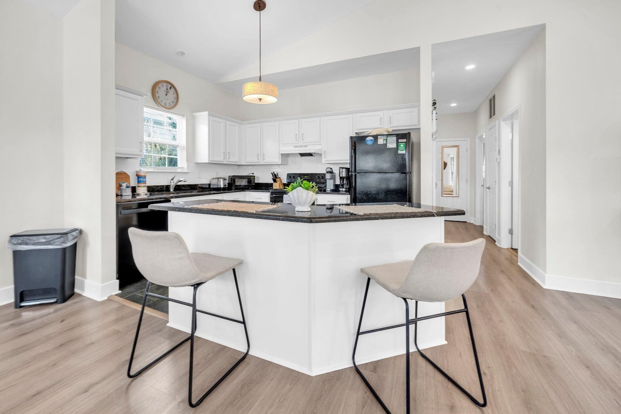 House, 1 King Bed with Sofa bed (Elsie's Cove) | Private kitchen | Oven, toaster