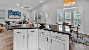 Σπίτι, Περισσότερα από 1 Κρεβάτια (Luna Sea) | Εσωτερικοί χώροι