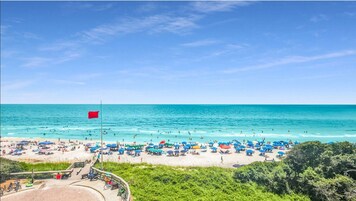 Στην παραλία, λευκή άμμος