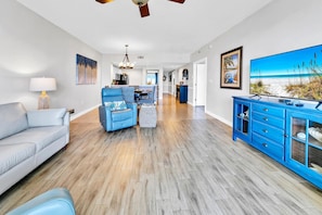 Condo, Multiple Beds, Ocean View (Sterling Shores 609) | Living area - Sterling Shores 609 (Destin)