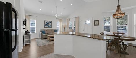 Hus - 1 kingsize-säng med bäddsoffa (Pelican House) | Interiör