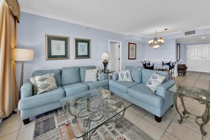 Leilighet, flere senger, havutsikt (St. Maarten 402 at Silver Shells) | Oppholdsområde