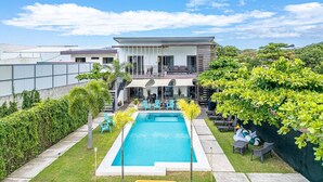 Pool - Gorgeous Studios in the heart of Jaco. (Jacó)