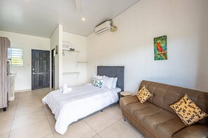 6 chambres, coffres-forts dans les chambres, Wi-Fi, draps fournis