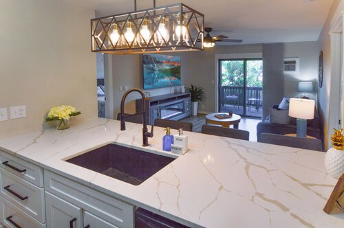 Black Hills Bliss: Fully Remodeled Modern Condo 