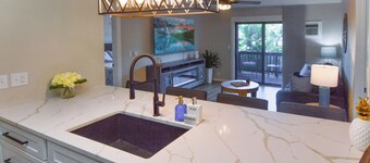 Black Hills Bliss: Fully Remodeled Modern Condo