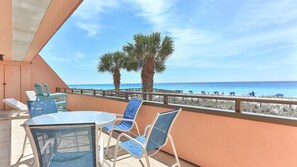 Apartamento, 1 cama de matrimonio grande con sofá cama (Aegean 204) | Restaurante al aire libre