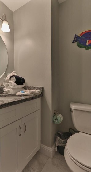 Condo, 1 King Bed with Sofa bed (Aegean 204) | Bathroom | Towels