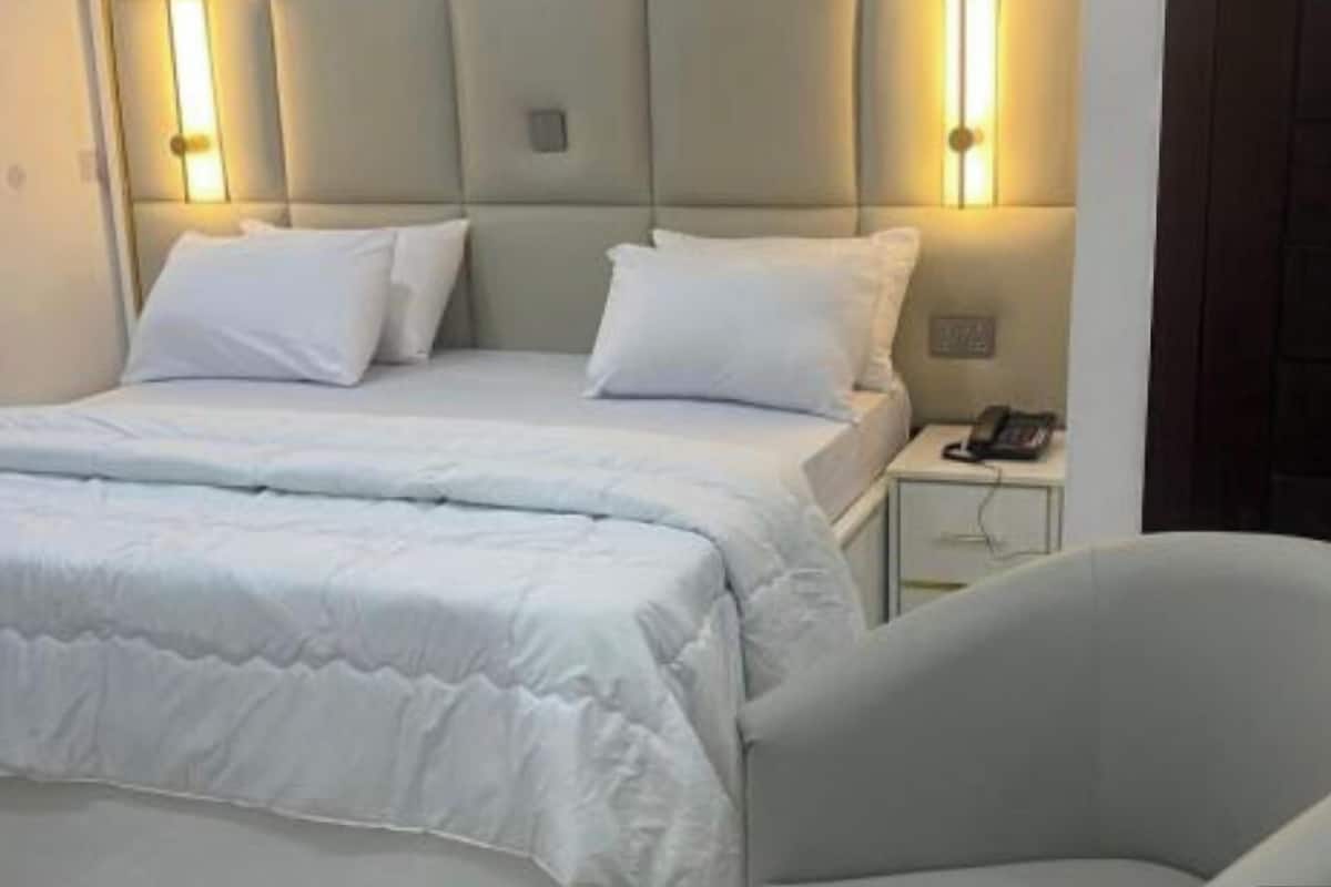 Chambre Deluxe, vue sur la ville | 1 chambre, bureau, espace de travail pour ordinateurs portables