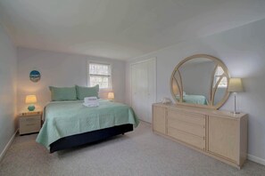 3 bedrooms, iron/ironing board, WiFi, bed sheets - Minutes to bayside beaches! (Eastham)