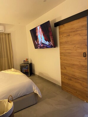 1 bedroom, free WiFi, bed sheets