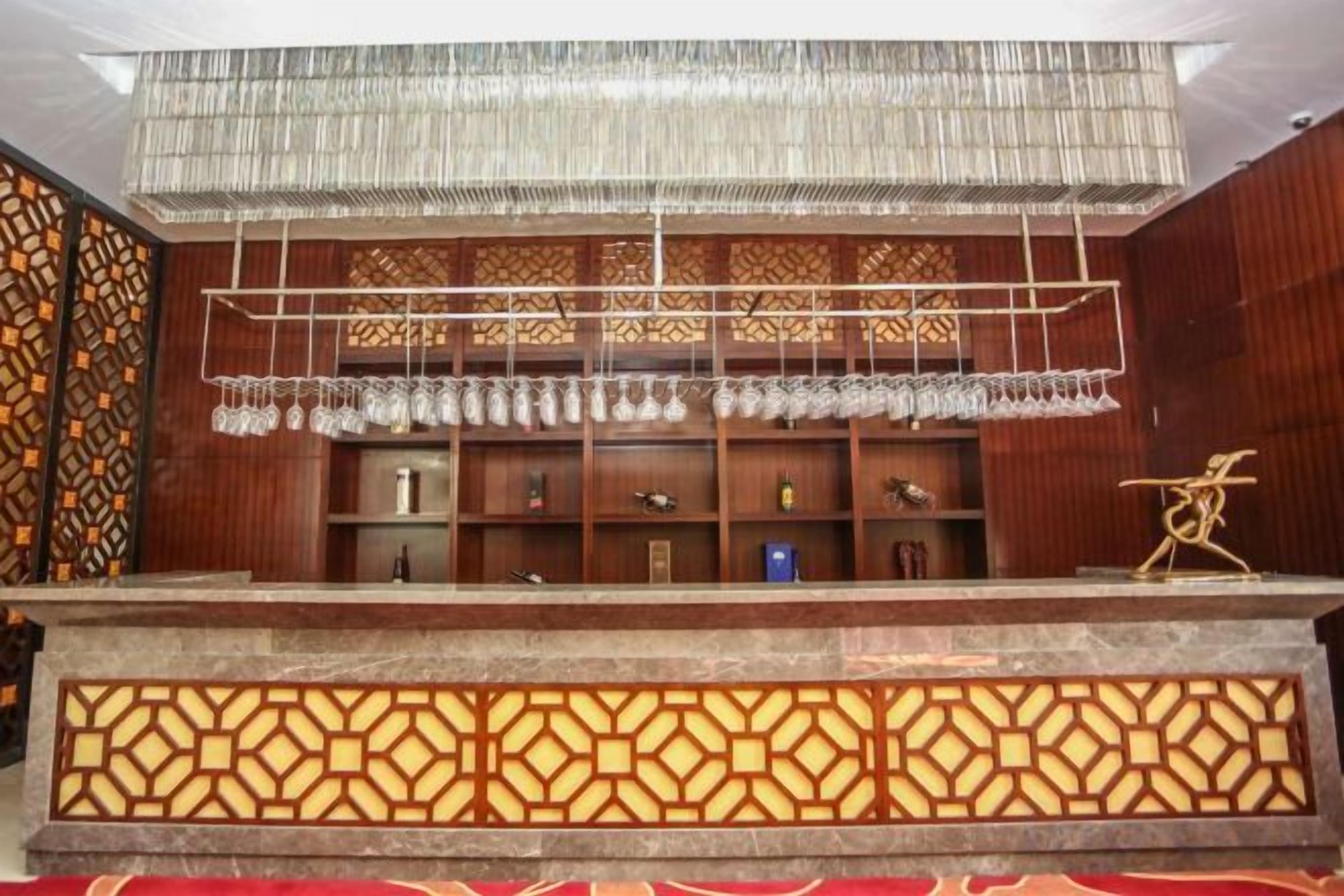 Bar (trong khuôn viên)