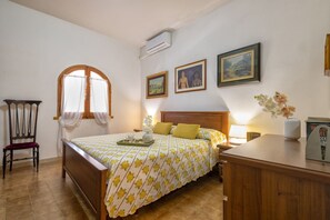 3 makuuhuonetta, silitysrauta/-lauta, Wi-Fi, vuodevaatteet