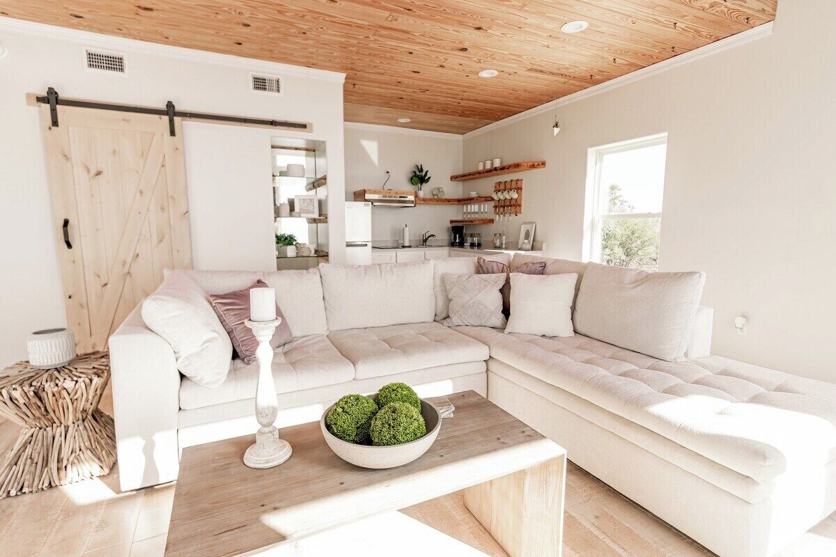 TV, fireplace, books, offices