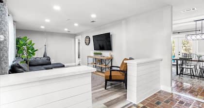 Ranch Home Gem 5BR Home Sleeps 12 with Game Room